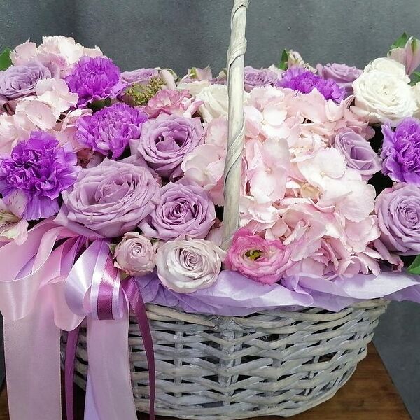 Корзина с цветами