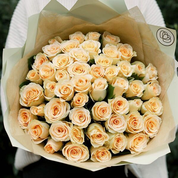 Букет из 51 кремовой розы 40 см (Кения)