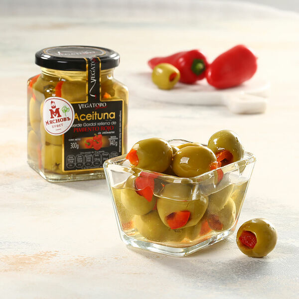 Оливки зеленые Гордаль фаршированные красным перцем Испания, 300 г