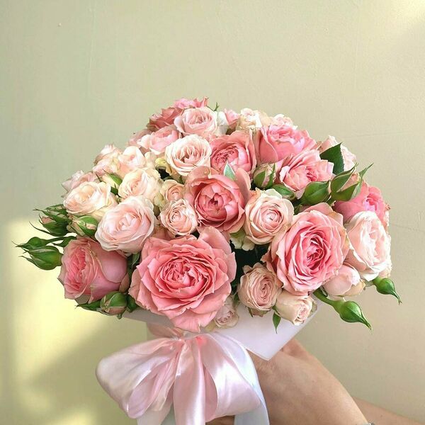 Букет пионовидных кустовых роз «Розовое великолепие»