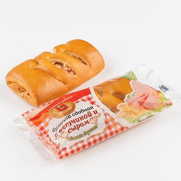 Булочка Гурман сдобная с ветчиной и сыром, 100г