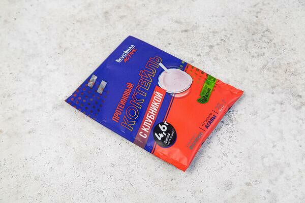 Коктейль протеиновый с клубникой