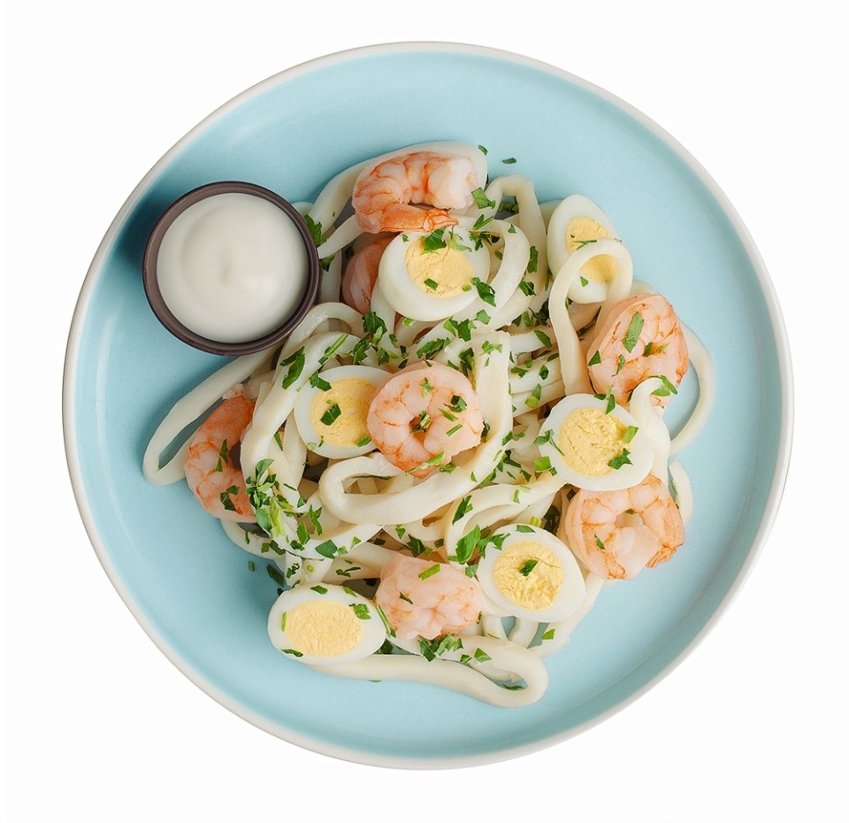 

Салат с креветками и кальмарами с соусом айоли "Уже Готово" 180 г