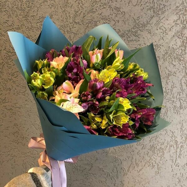 Букет из 17 альстромерий микс