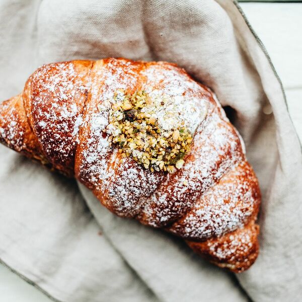 Круассан фисташковый