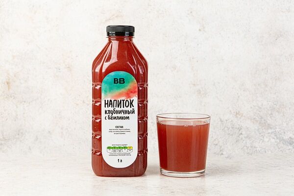 Напиток клубничный с базиликом