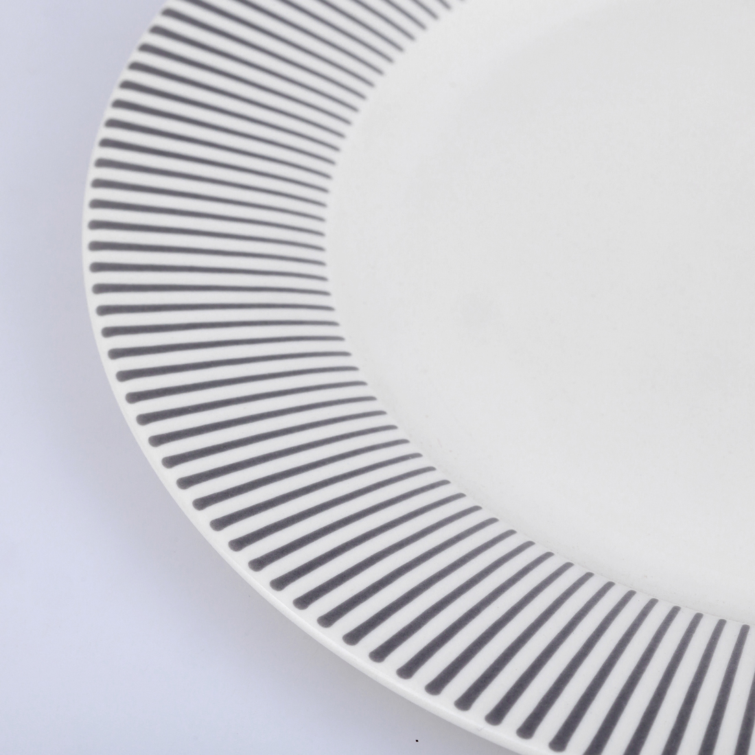 

Тарелка обеденная Apollo Stripes 23 см фарфор