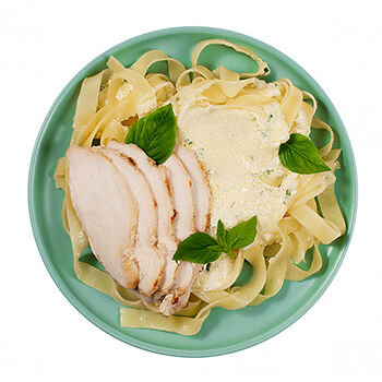 Паста с куриным филе в соусе Альфредо Taste of Уже Готово