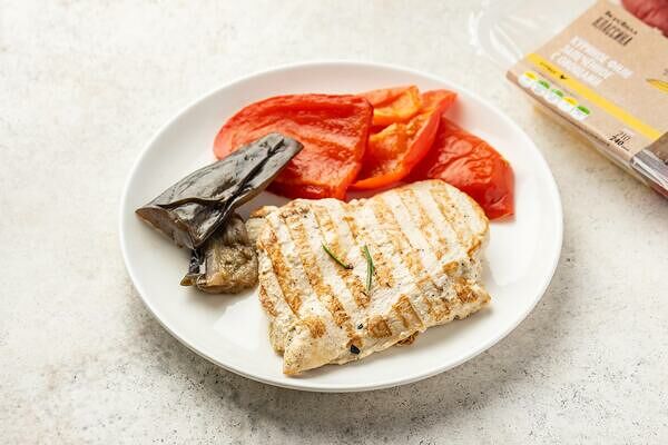 Куриное филе запеченное с овощами