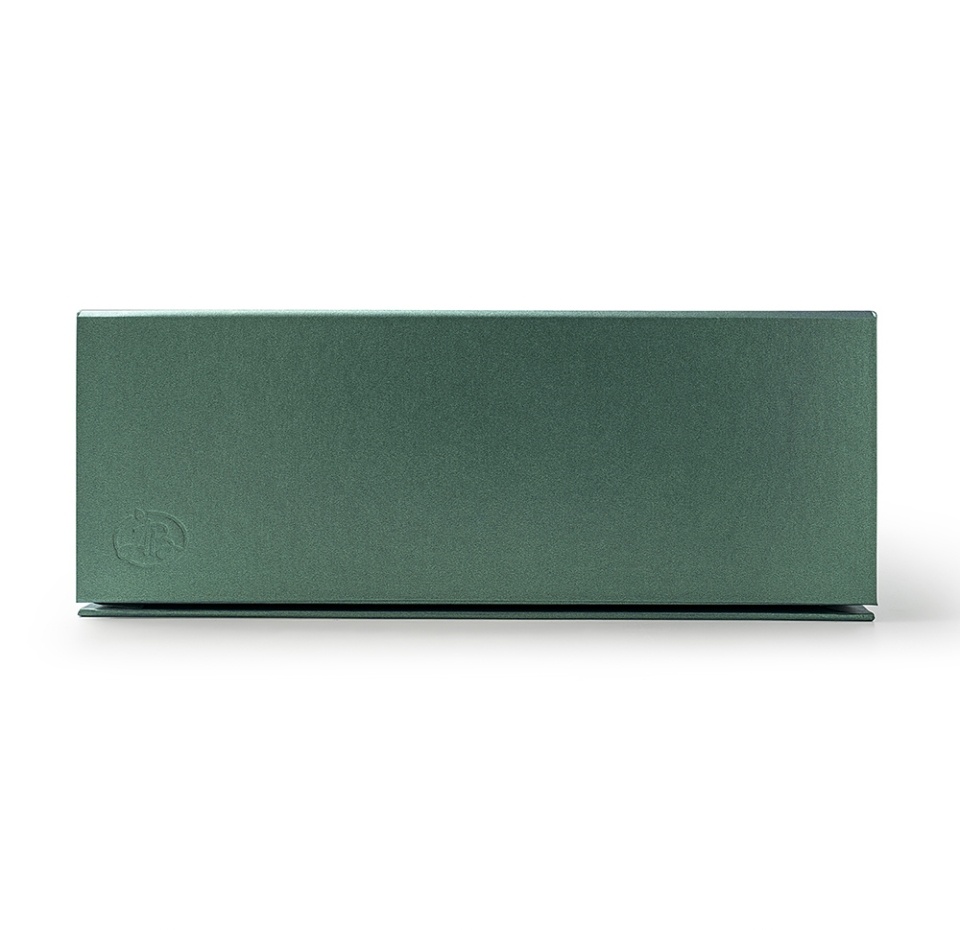 

Коробка подарочная на магните Азбука Вкуса Зеленая 28х35х13 Россия