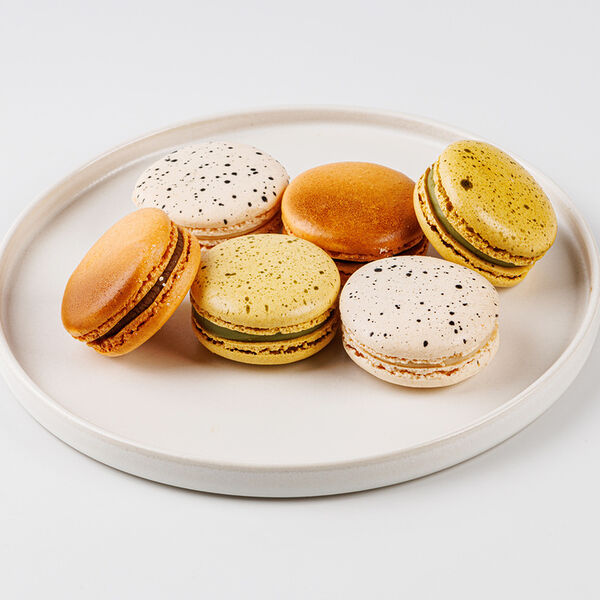 Набор пирожных макарон 