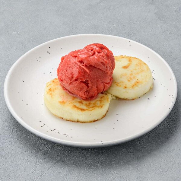 Сырники с шариком сливочного мороженого