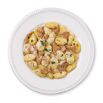 Картофельные ньокки с лисичками и пармезаном, вес