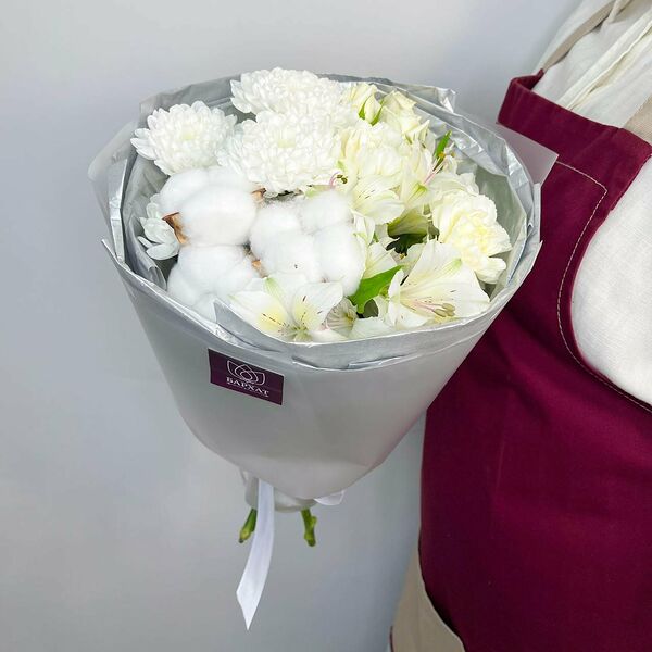 Букет из цветов, авторский букет из хризантем, роз, альстромерий и гвоздик Белая магия