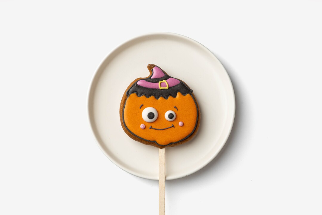 

Пряник имбирный Монстрики на палочке ВкусВилл в ассортименте, 1 шт.