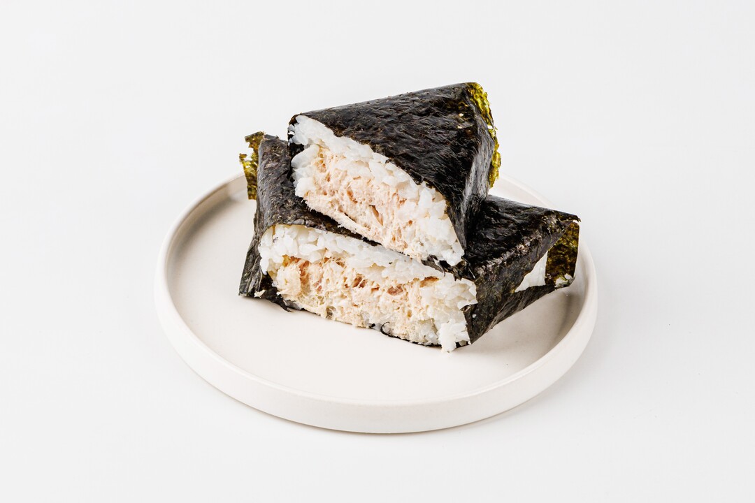 

Онигири ВкусВилл с запеченным тунцом 100 г