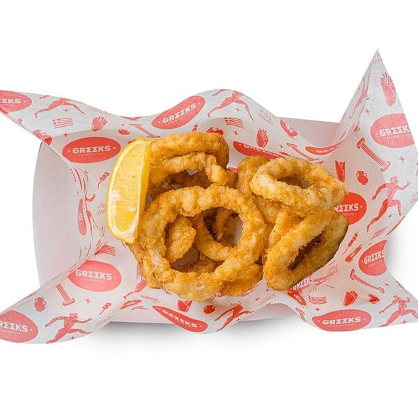 Кольца кальмара в кляре с азиатским соусом.