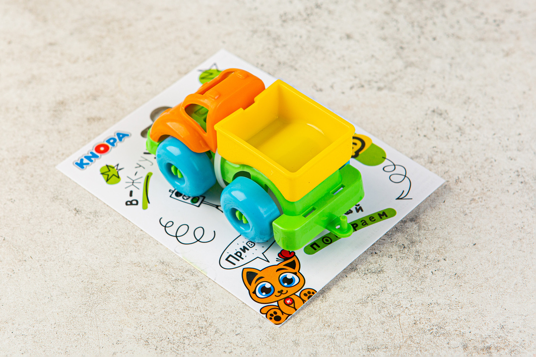 

Машинка пластмассовая "Грузовик"