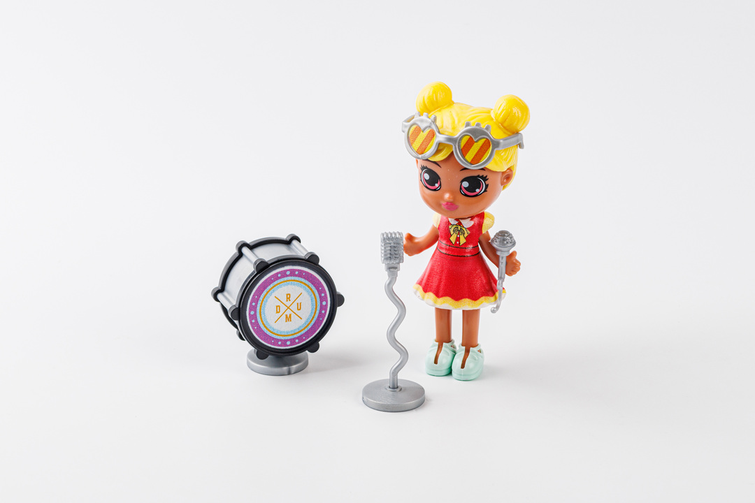 

Куколка Funky Toys с музыкальными аксессуарами