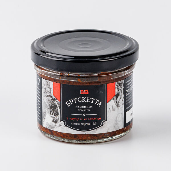 Брускетта из вяленых томатов с перцем халапеньо