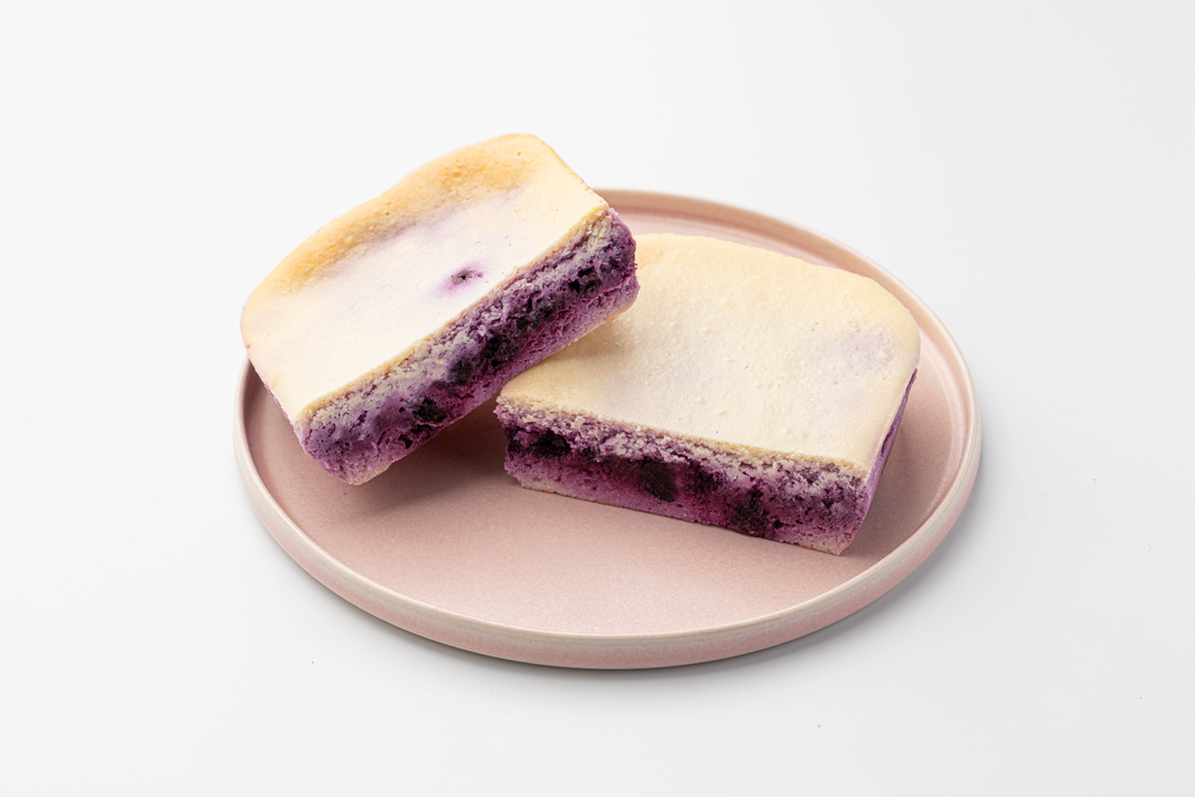 

Запеканка творожная с чёрной смородиной