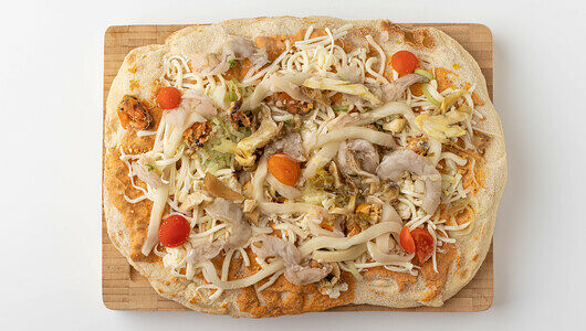 Пицца с морепродуктами и соусом Том ям Продукт замороженный