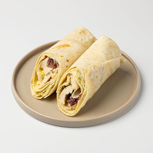 Сэндвич ролл Вкусвилл с курицей и соусом 