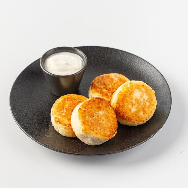 Сырники творожные со сметаной