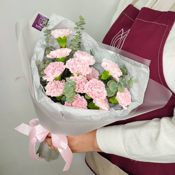 Букет из цветов, монобукет из гвоздик Аромат свежести