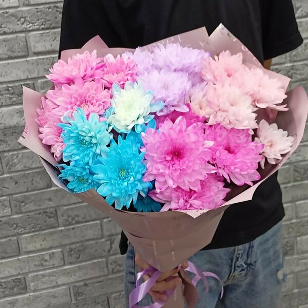 Яркий букет хризантем