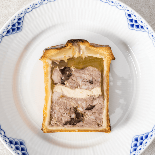 Пате-крут Довиль  с мясом птицы и черносливом на развес