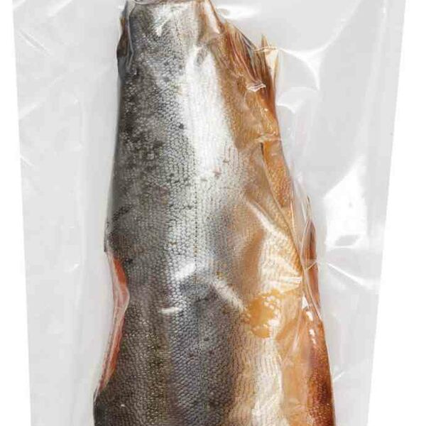 Горбуша подкопчённая, тушка в вакуумной упаковке