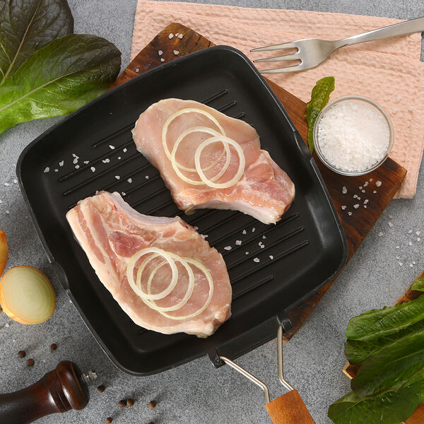 Стейк на косточке МясновЪ По-Царски от КуулКлевер с луком