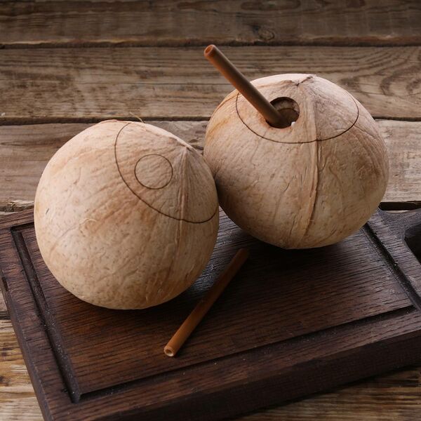 Кокос молодой с трубочкой