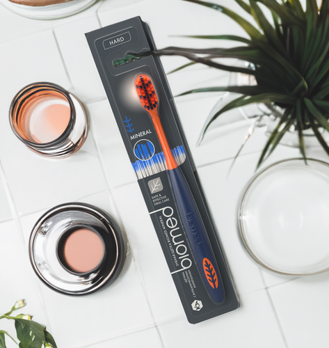 

Зубная щетка Biomed Mineral жесткая 1 шт. цвет в ассортименте