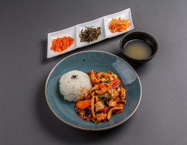 Кальмар с овощами (Одинопокым)