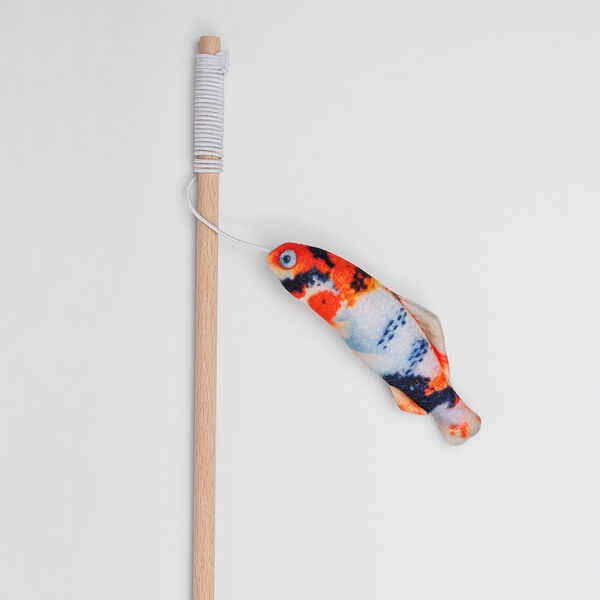 Игрушка-дразнилка с кошачьей мятой, валерианой и погремушкой для кошек Карп кои, 11х3,5х1,7 см, удочка 40 см