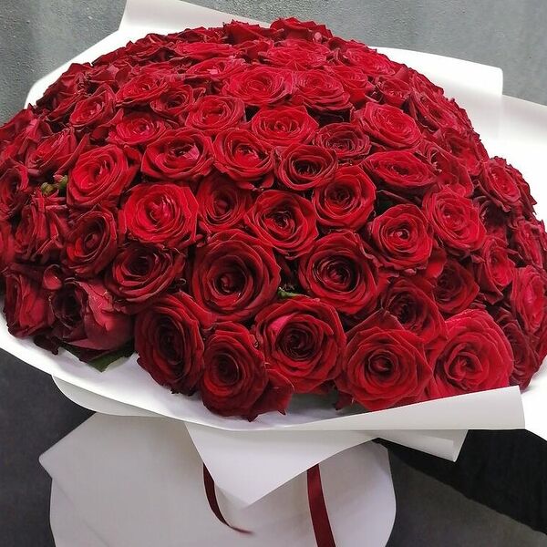 101 рэд наоми роза