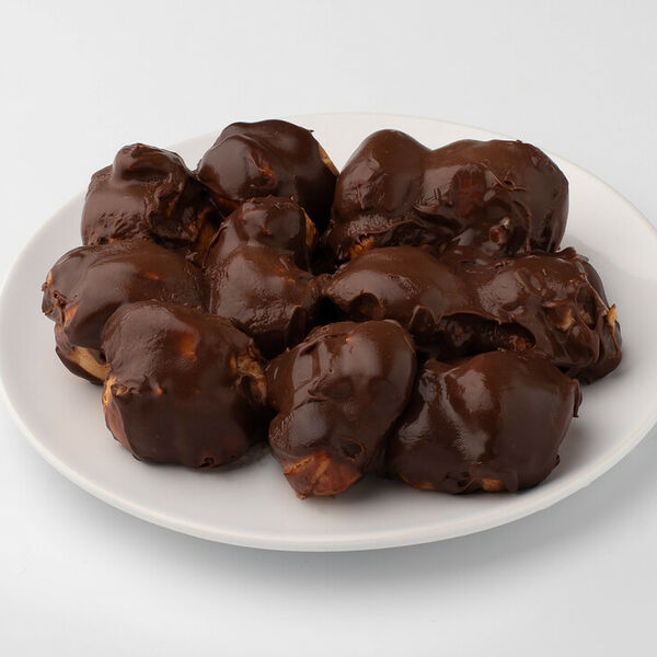 Профитроли со сливочной начинкой в шоколадном соусе заморозка