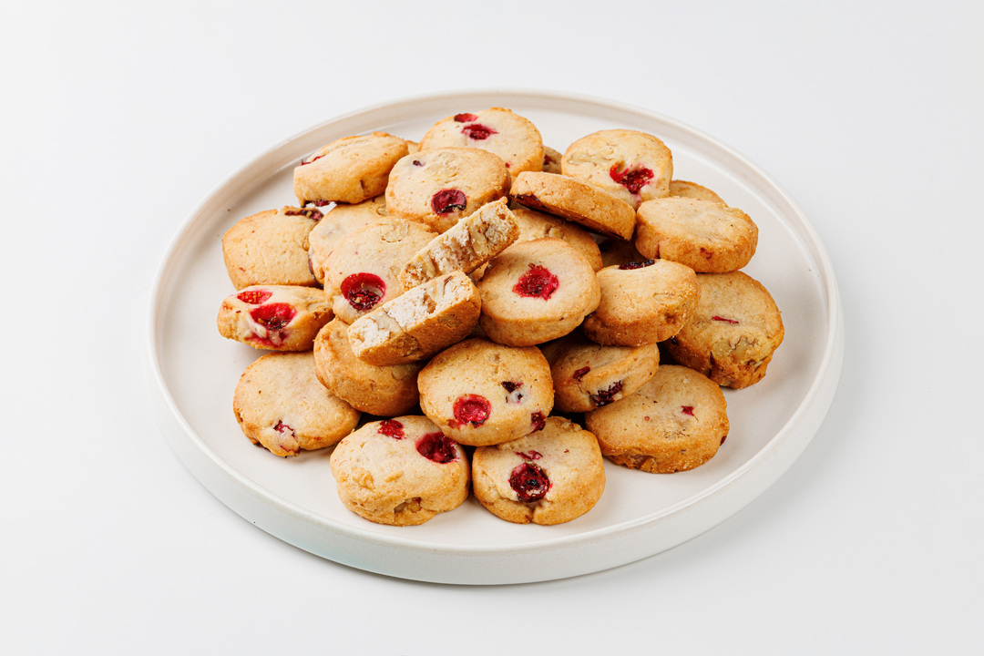 

Печенье сахарное с клюквой и грецким орехом 210 г