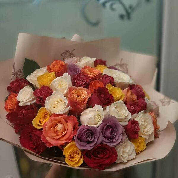 Микс из 51 розы Кения