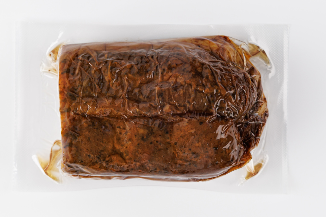 

Сало запеченное с можжевельником