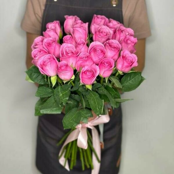 Розовые розы 25 шт. 50 см