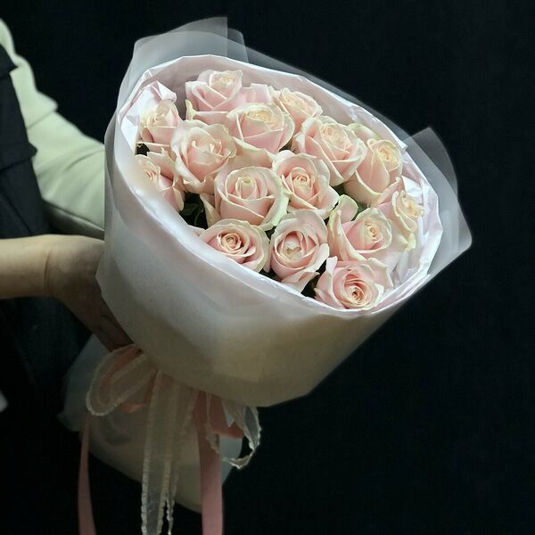 Букет из 15 розовых роз