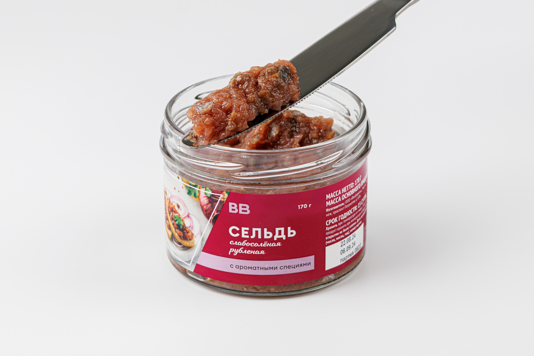 

Сельдь слабосоленая ВкусВилл рубленая с ароматными специями, 170 г