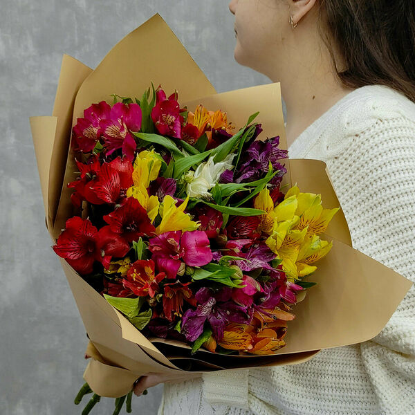 Яркий букет из альстромерий Nandl