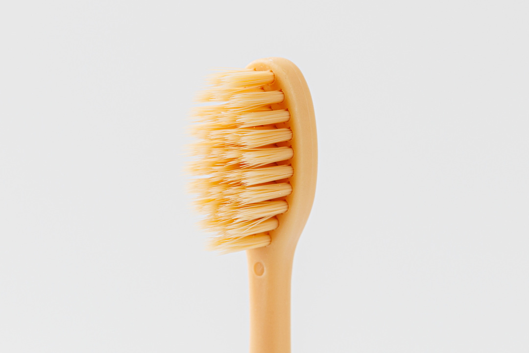 

Щетка зубная классическая средняя цвет в ассортименте