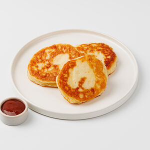 Оладьи с соусом "Клубника и базилик"