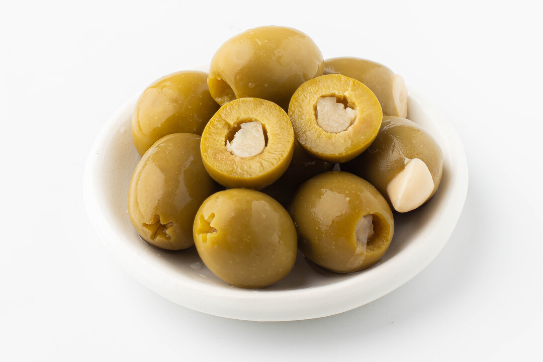 

Оливки зеленые с чесноком