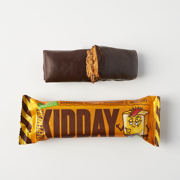 Батончик в шоколаде Kidday с начинкой Тоффи